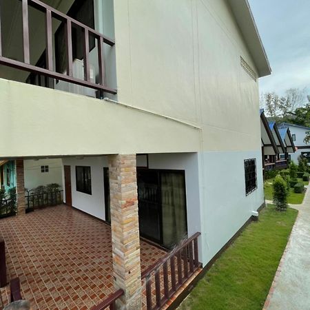 Lanta Arrow House Hotel Ko Lanta Buitenkant foto