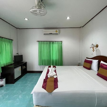 Lanta Arrow House Hotel Ko Lanta Buitenkant foto