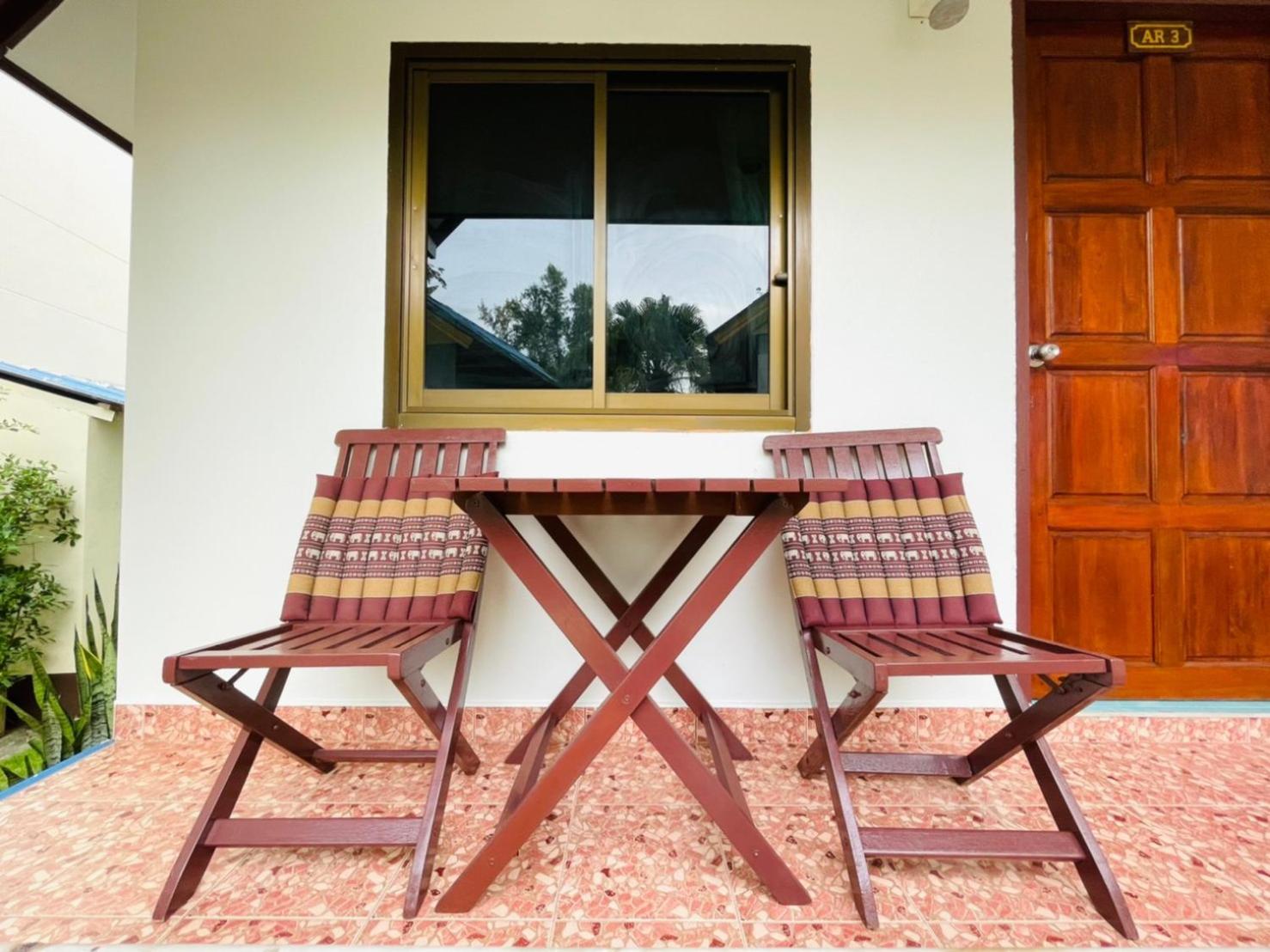 Lanta Arrow House Hotel Ko Lanta Buitenkant foto
